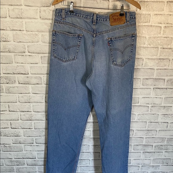 Men’s Levis 509 Relaxed Straight Fit jeans - Picture 6 of 11